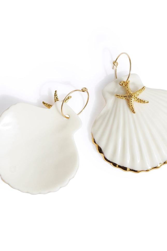 Poporcelain | Edge Clam Shell with Starfish Hoop Earrings