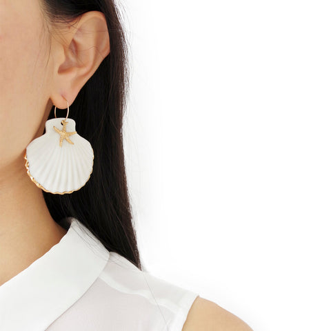 Poporcelain | Edge Clam Shell with Starfish Hoop Earrings