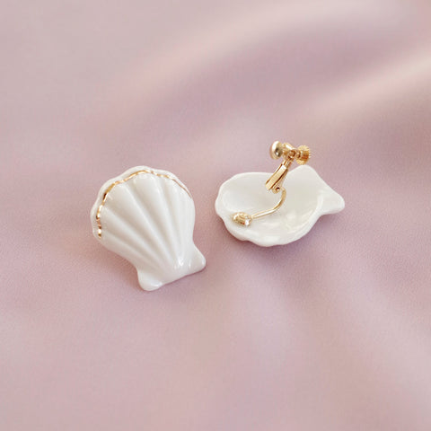 Poporcelain | Clam Shell Clip-On Studs