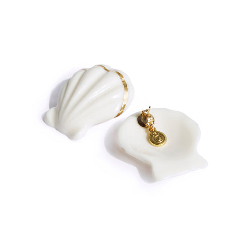 Poporcelain | Clam Shell Clip-On Studs