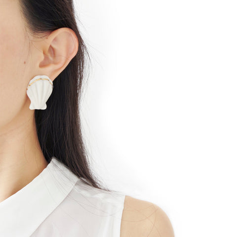 Poporcelain | Clam Shell Clip-On Studs