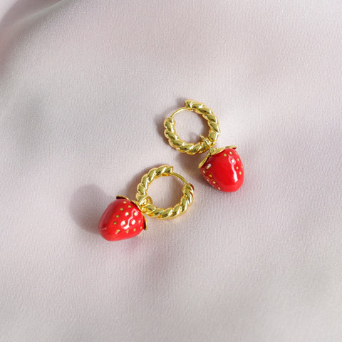 Poporcelain | Kolczyki z czerwonymi truskawkami