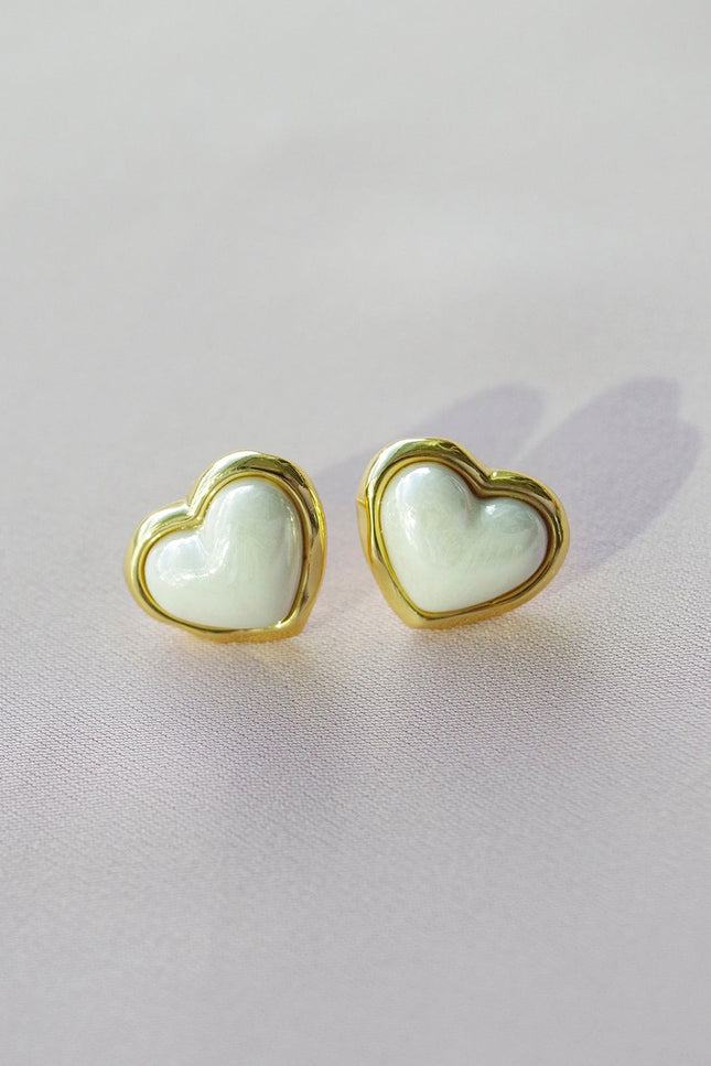 Poporcelain | Pearly White Heart Studs