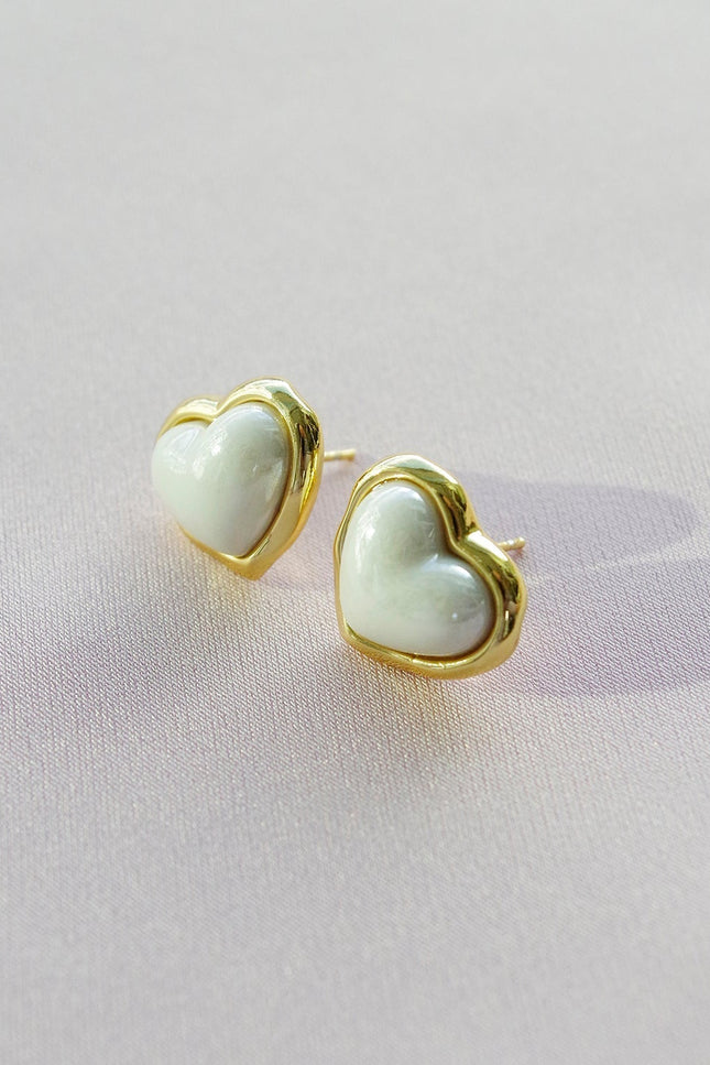 Poporcelain | Pearly White Heart Studs
