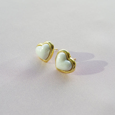 Poporcelain | Pearly White Heart Studs