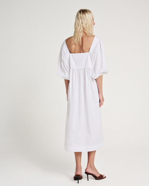 Elizabeth LaGre | Biała sukienka midi z bufiastymi rękawami