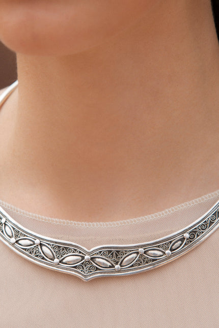 Yelli Jewels | Grey Tiara Choker