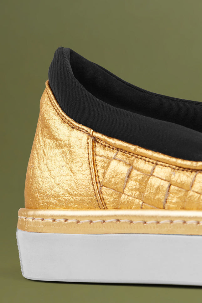 O2 Monde | Greta Loafers woven gold