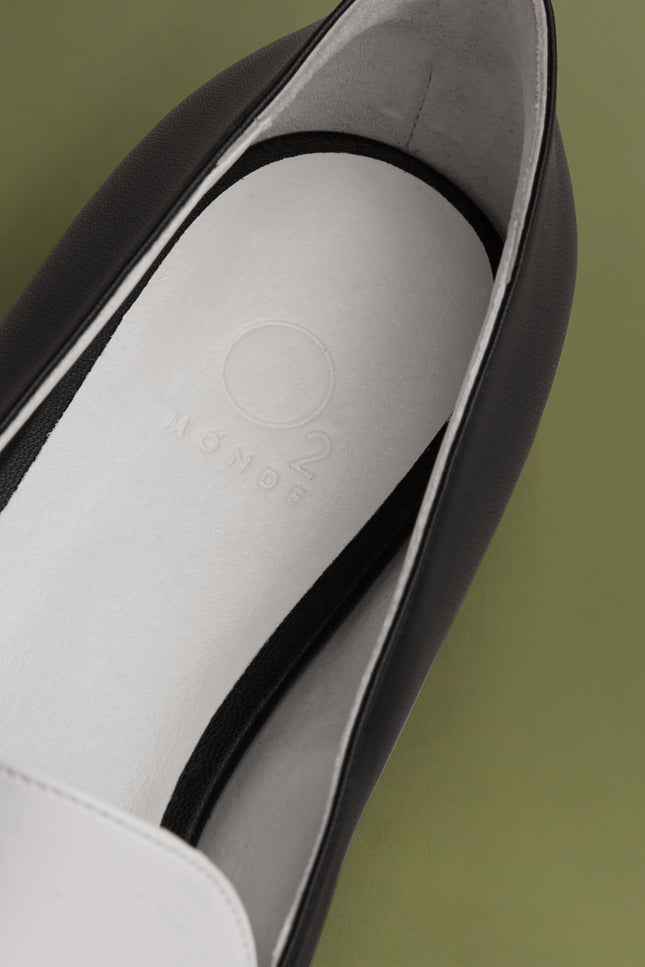 O2 Monde | Harriet Flats black and white