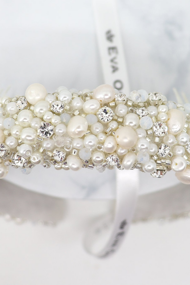 Eva Oherjus I Blanca Pearl Crown