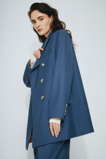 SEO-ключові слова для опису:

1. Oversized double-breasted jacket


2. Women's oversized blazer


3. Sustainable women's jacket


4. Luxury deadstock fabric jacket


5. Eco-friendly women's blazer


6. Formal double-breasted blazer


7. Tailored oversized jacket


8. Wool blend jacket for women


9. Chic office blazer


10. Elegant women's jacket


11. Timeless women's blazer


12. Slow fashion jacket


13. Classic women's outerwear


14. Double-breasted wool blazer


15. Sustainable fashion blazer


16. Hi
