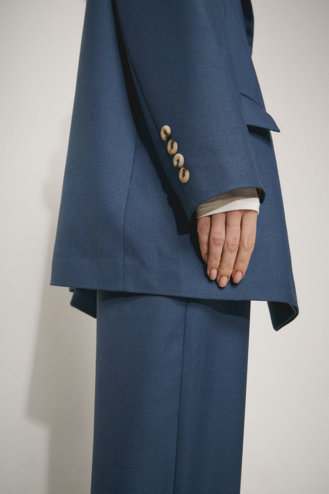SEO-ключові слова для опису товару:

1. Wide trousers


2. Tapered pleats trousers


3. Women's wide-leg pants


4. Luxury trousers for women


5. Sustainable fashion trousers


6. Deadstock fabric pants


7. Eco-friendly women's trousers


8. Elegant office trousers


9. Formal trousers for women


10. High-waisted wide trousers


11. Tailored trousers for women


12. Designer women's pants


13. Chic pleated trousers


14. Classic wool trousers


15. Timeless women's pants


16. Workwear trousers for wome