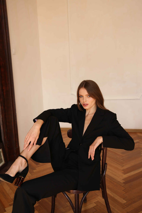 BÚDZIKO | LIMITED EDITION WOOLEN HOURGLASS SUIT