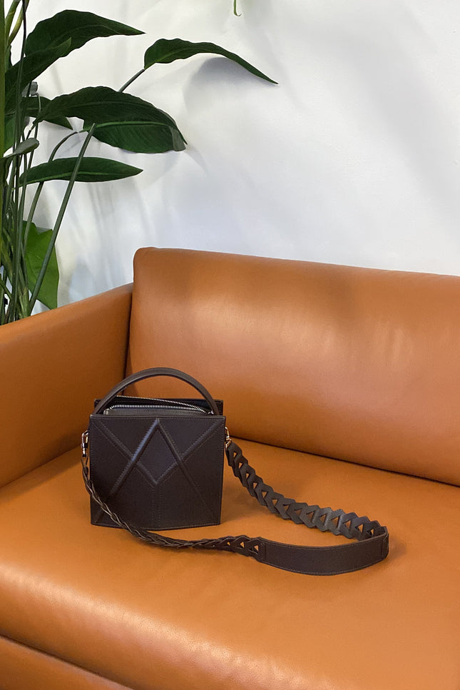 Gerda Retter Design | Facet Crossbody bag with handle and venice strap