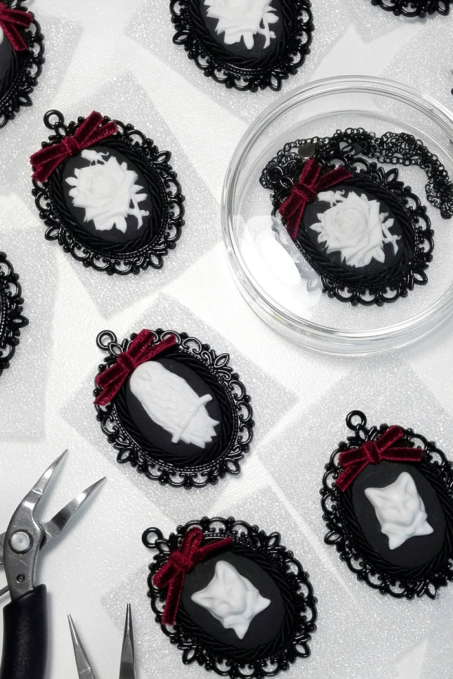 Poporcelain | Dark Romance Rose Cameo Pendant Necklace