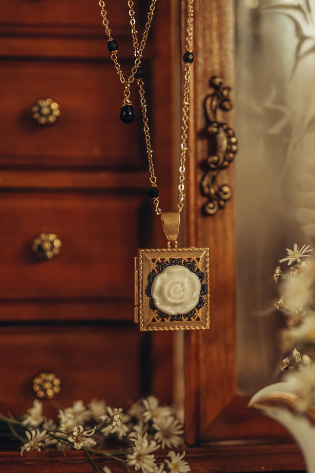 Poporcelain | Vintage Moonlight Rose Locket Pendant Necklace