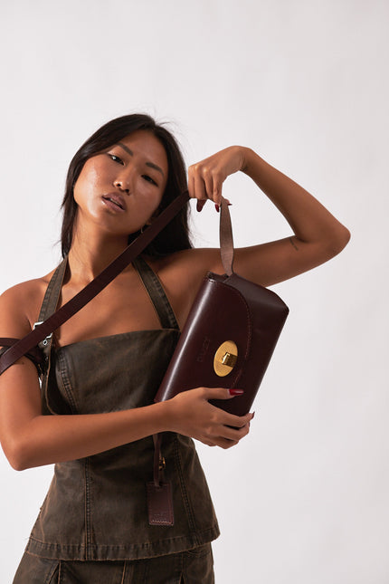 The Dust Company | Shoulder bag The Small Box dark brown
