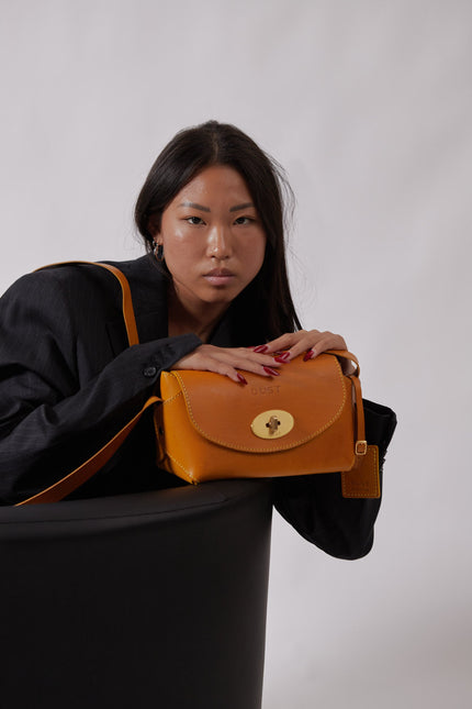 The Dust Company | Shoulder bag The Small Box yellow
