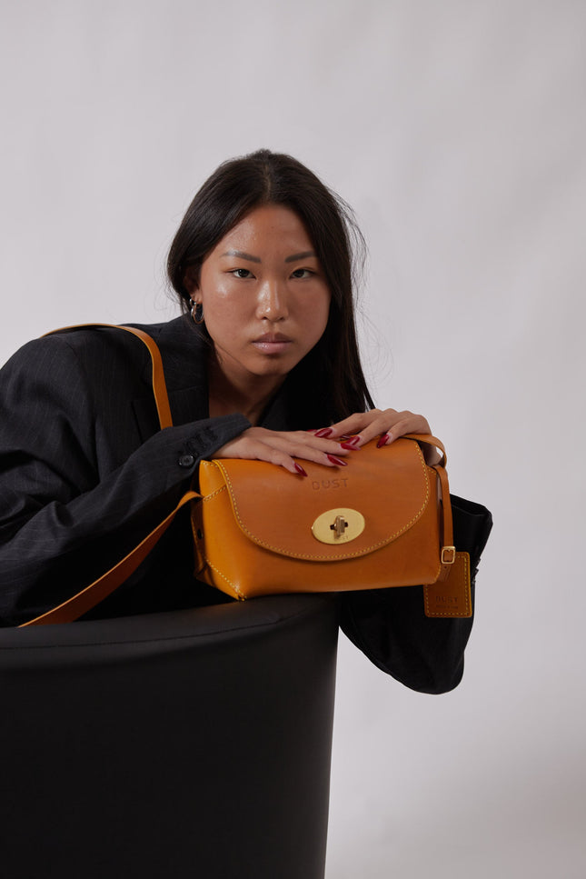 The Dust Company | Shoulder bag The Small Box yellow
