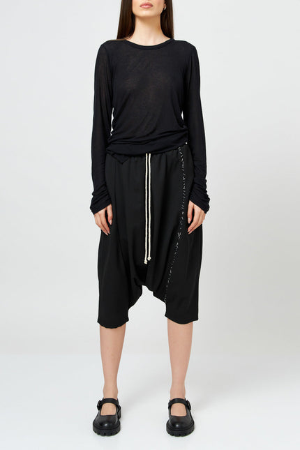 Black Stitched Unisex Harem Trousers
Details :
Black stitched unisex harem trousers 
drawstring-waist trousers 
hand made stitch sewing
side pockets 
elastic waistband can easily fit in between sizes 
PantsAlchemy The LabelAlchemy The LabelBlack Stitched Unisex Harem Trousers