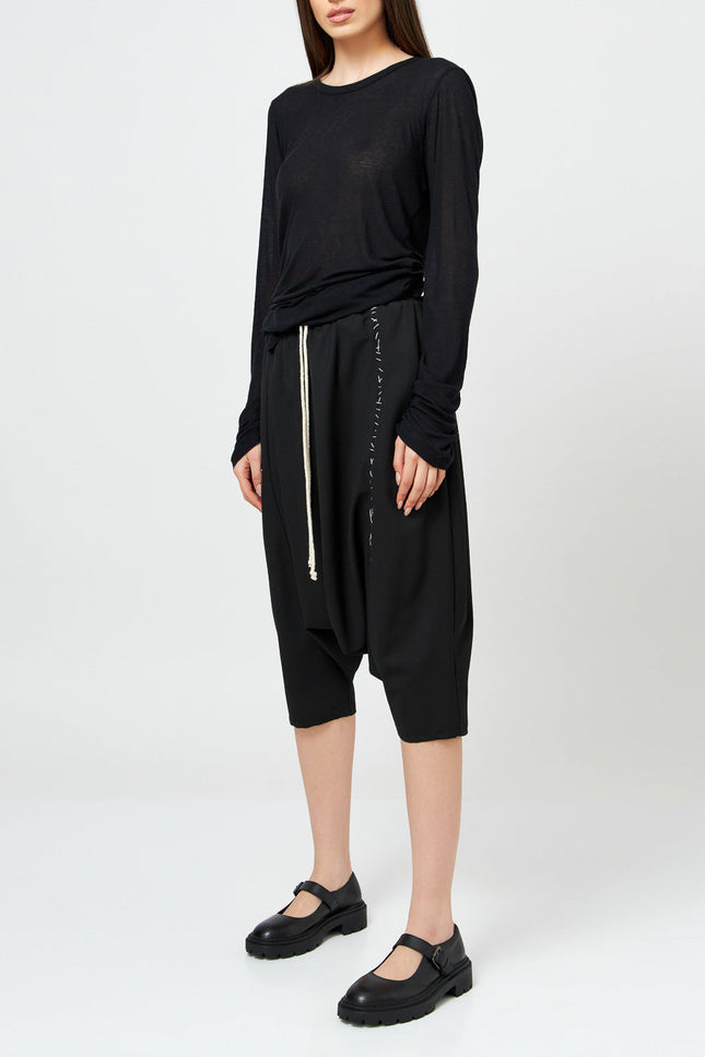 Black Stitched Unisex Harem Trousers
Details :
Black stitched unisex harem trousers 
drawstring-waist trousers 
hand made stitch sewing
side pockets 
elastic waistband can easily fit in between sizes 
PantsAlchemy The LabelAlchemy The LabelBlack Stitched Unisex Harem Trousers