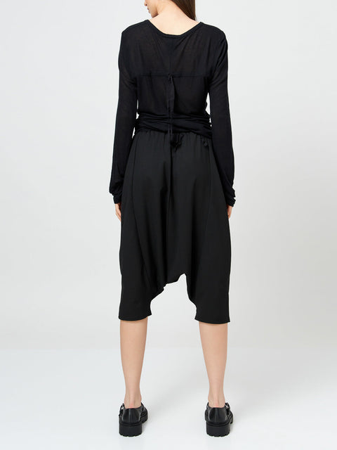 Black Stitched Unisex Harem Trousers
Details :
Black stitched unisex harem trousers 
drawstring-waist trousers 
hand made stitch sewing
side pockets 
elastic waistband can easily fit in between sizes 
PantsAlchemy The LabelAlchemy The LabelBlack Stitched Unisex Harem Trousers