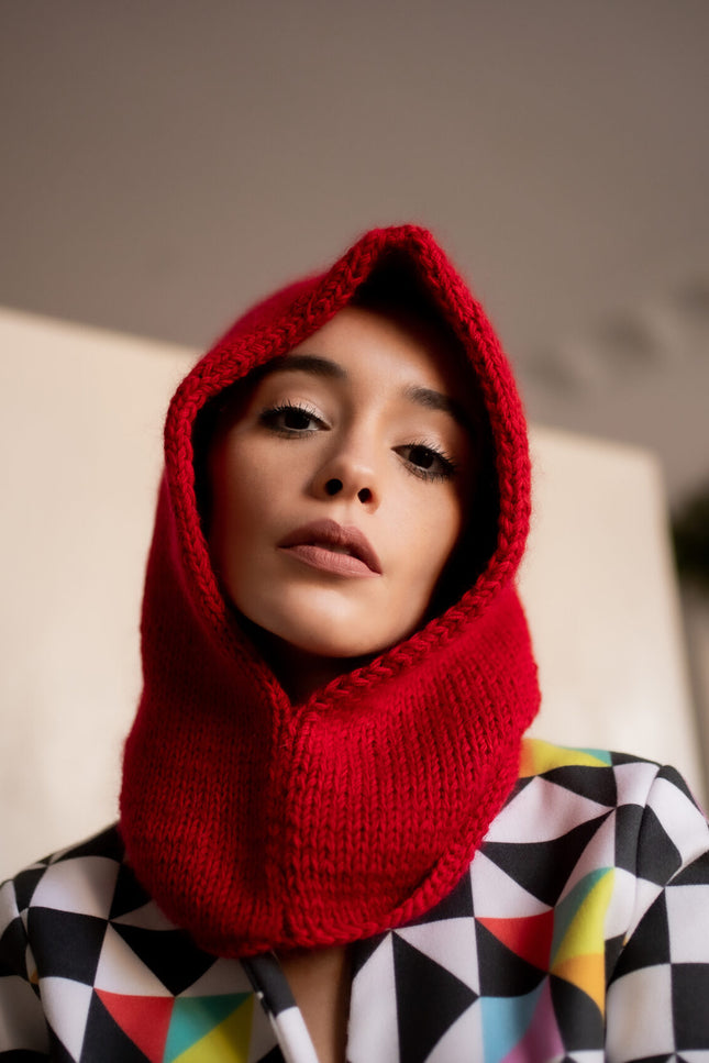 Color My Space I Knitted Hood red