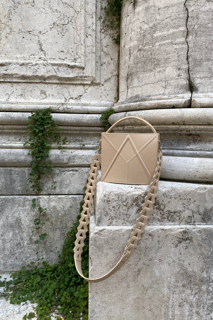 Gerda Retter Design | Facet Crossbody bag with handle and venice strap
