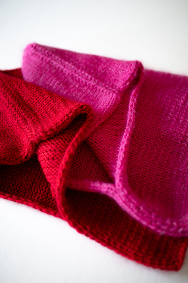Color My Space I Knitted Hood pink