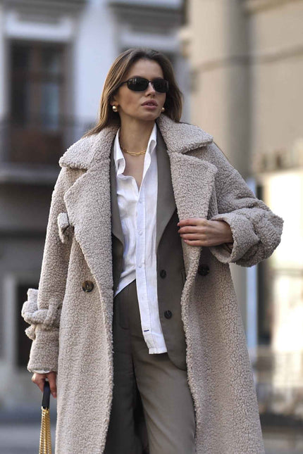 BÚDZIKO | BEIGE LONG TEDDY COAT