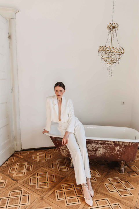 BÚDZIKO | PARIS MILKY WHITE CROPPED BLAZER