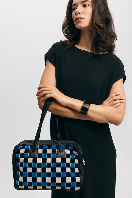 Inés azul modelo