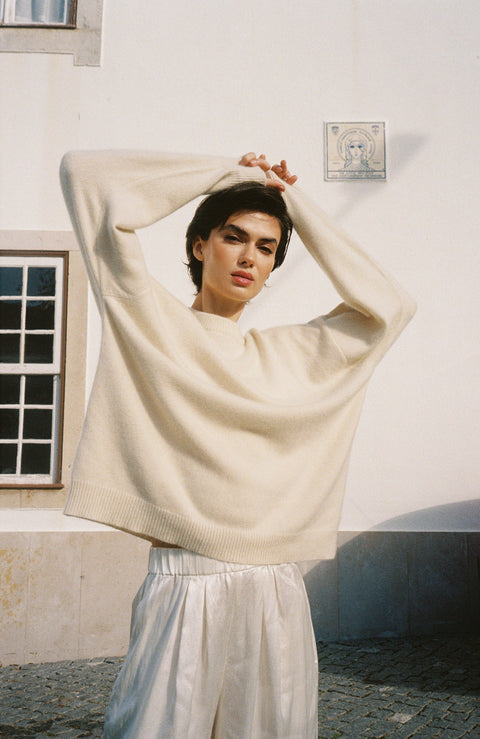 A Perfect Nomad | Brushed Cashmere Oversized Crew