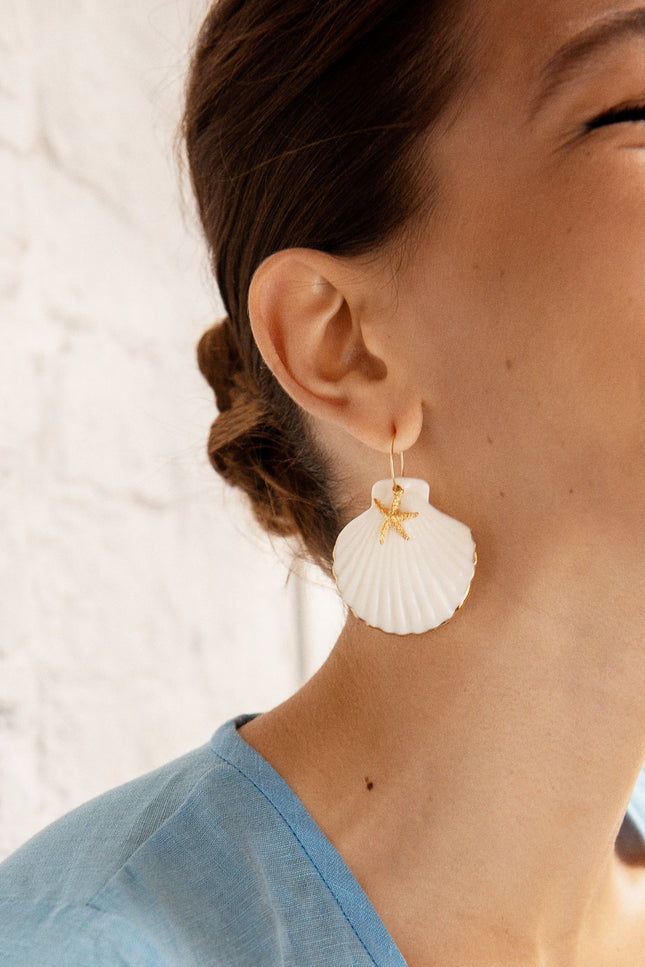 Poporcelain | Edge Clam Shell with Starfish Hoop Earrings