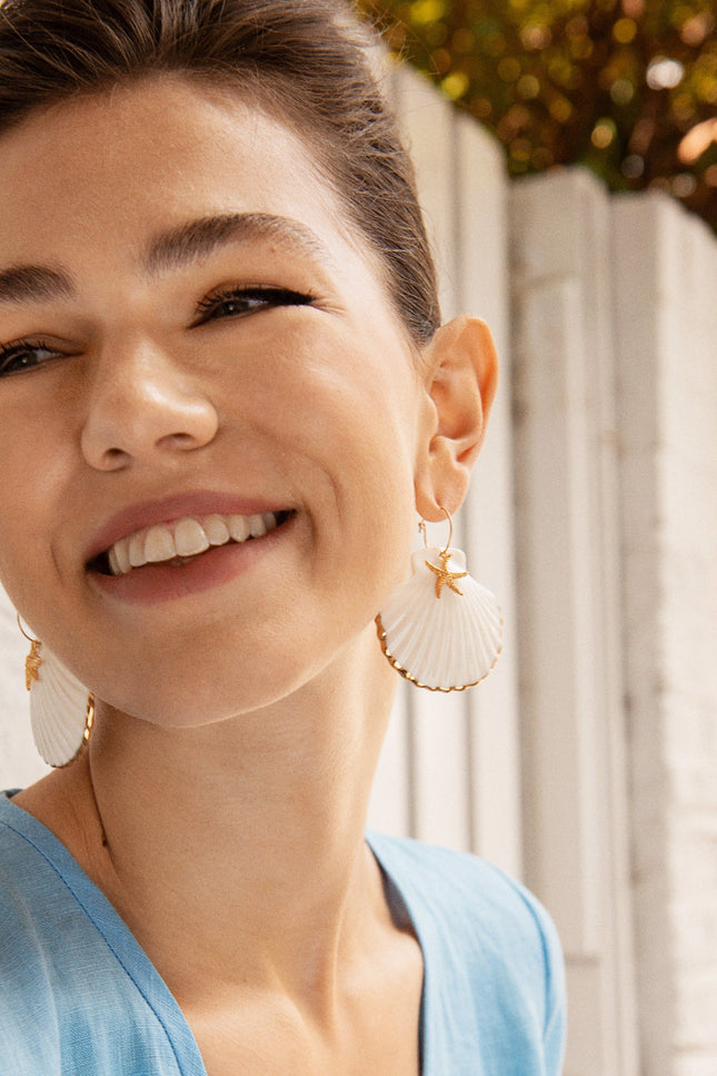 Poporcelain | Edge Clam Shell with Starfish Hoop Earrings