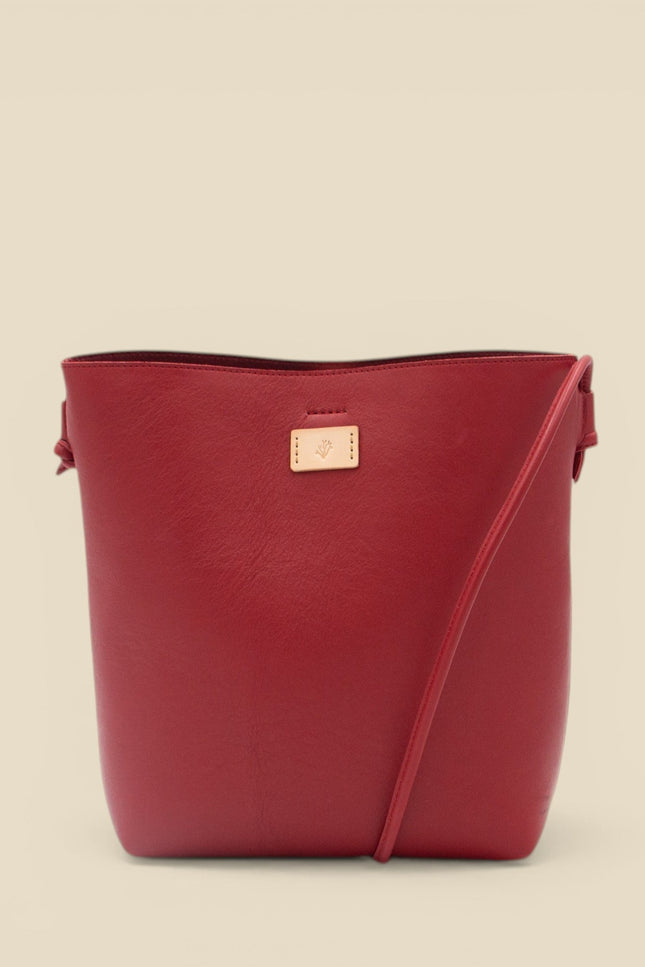 bolso de piel klamath rojo foto estudio frontal