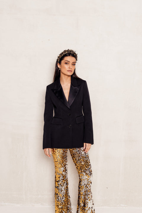 Eva Oherjus I Aurum Noir Crown