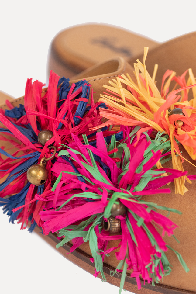 Entrudo | Lalim Slippers with raffia flowers