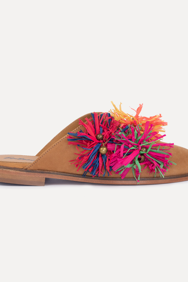 Entrudo | Lalim Slippers with raffia flowers
