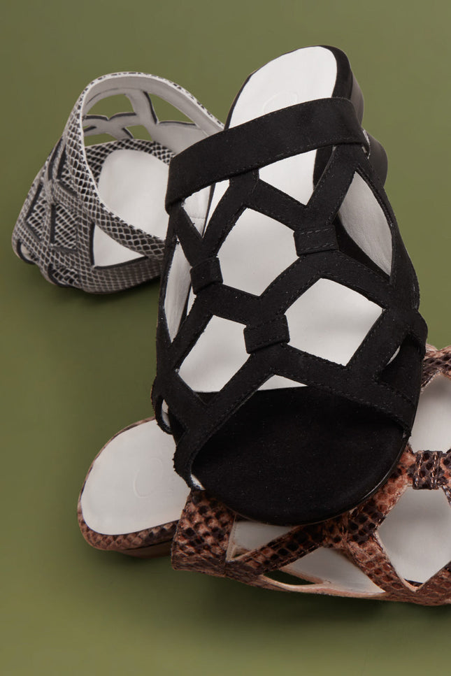 O2 Monde | Leela Slippers black