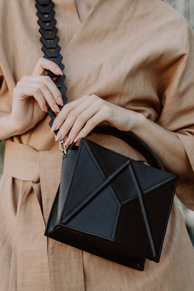 Gerda Retter Design | Facet Crossbody bag with handle and venice strap