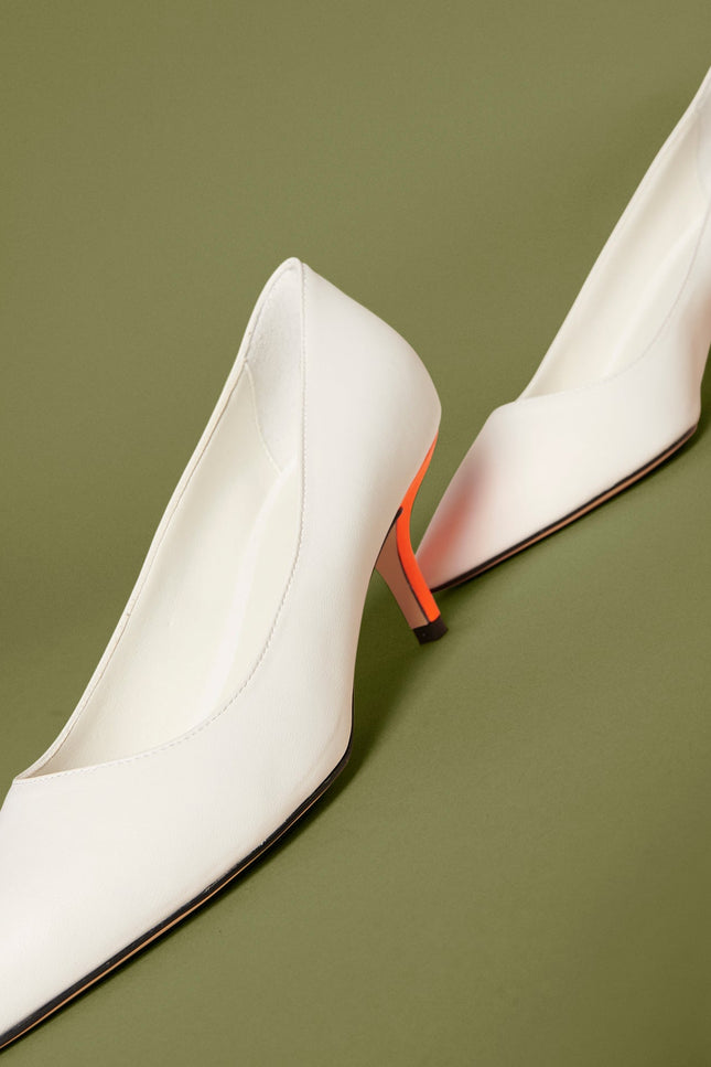 O2 Monde | Lois Heels white velvet