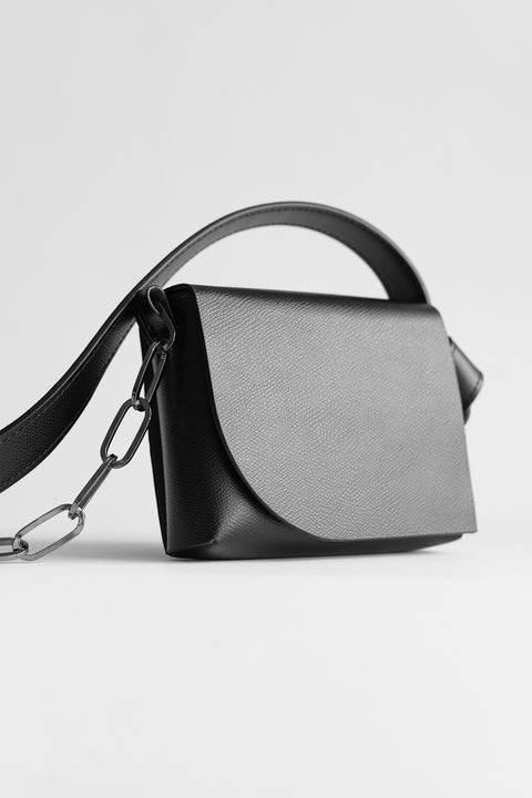 PBG studio | Mini Chain Shoulder bag with structure