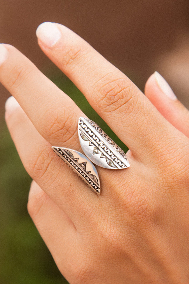 Yelli Jewels | Grey Window Ring