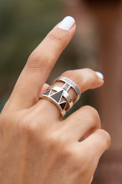 Yelli Jewels | Grey Eben Ring