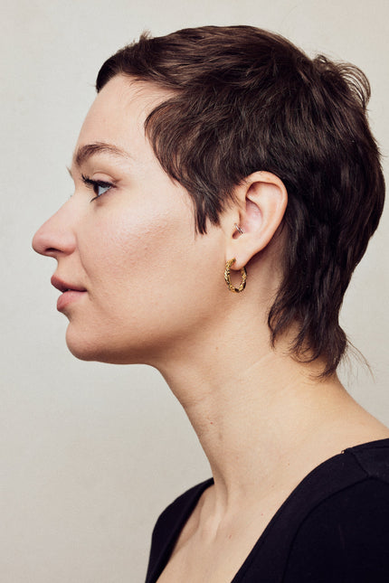 Après Youth I Firework Medium Gold Hoops