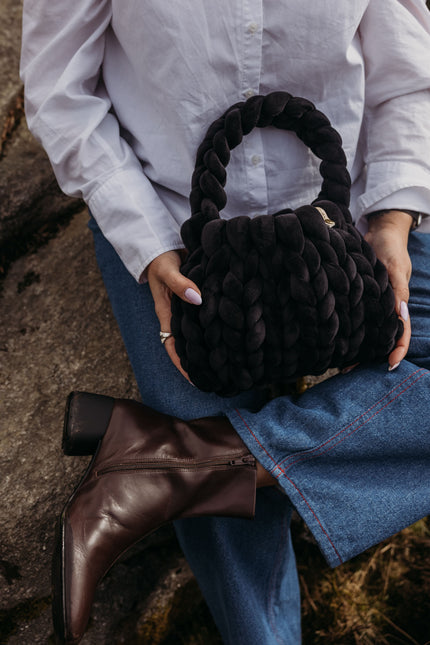 velvet handbag, chunky velvet bag, statement handbag, designer velvet bag, luxury soft bag, handmade velvet bag, unique fashion bag, trendy soft bag, machine washable handbag, elegant evening bag, soft chunky velvet handbag for everyday wear, handmade statement bag with a long handle, luxury machine washable bag for special occasions, unique velvet crossbody bag for women, fashion-forward plush bag with scarf