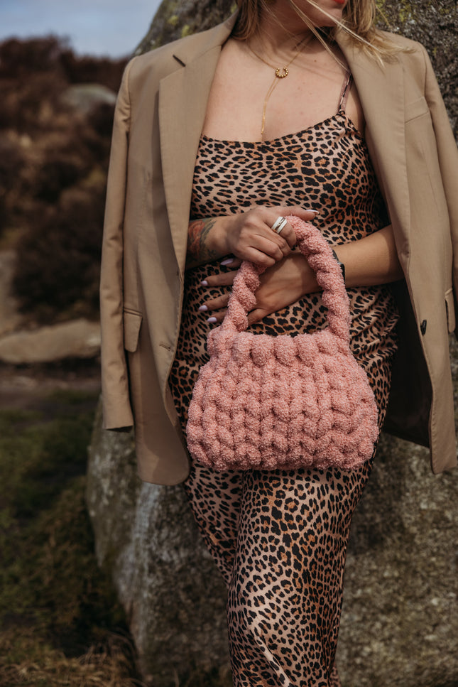 velvet handbag, chunky velvet bag, statement handbag, designer velvet bag, luxury soft bag, handmade velvet bag, unique fashion bag, trendy soft bag, machine washable handbag, elegant evening bag, soft chunky velvet handbag for everyday wear, handmade statement bag with a long handle, luxury machine washable bag for special occasions, unique velvet crossbody bag for women, fashion-forward plush bag with scarf, sponge cake bag, mini sponge cake bag