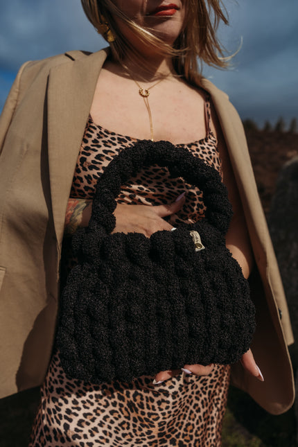 velvet handbag, chunky velvet bag, statement handbag, designer velvet bag, luxury soft bag, handmade velvet bag, unique fashion bag, trendy soft bag, machine washable handbag, elegant evening bag, soft chunky velvet handbag for everyday wear, handmade statement bag with a long handle, luxury machine washable bag for special occasions, unique velvet crossbody bag for women, fashion-forward plush bag with scarf, sponge cake bag, mini sponge cake bag