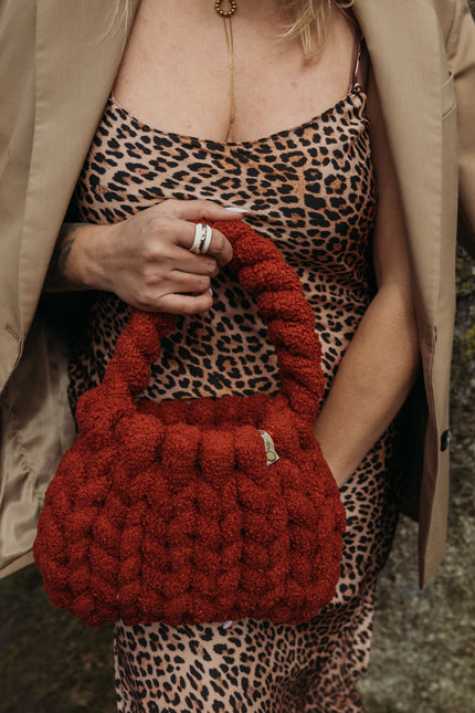 velvet handbag, chunky velvet bag, statement handbag, designer velvet bag, luxury soft bag, handmade velvet bag, unique fashion bag, trendy soft bag, machine washable handbag, elegant evening bag, soft chunky velvet handbag for everyday wear, handmade statement bag with a long handle, luxury machine washable bag for special occasions, unique velvet crossbody bag for women, fashion-forward plush bag with scarf, sponge cake bag, mini sponge cake bag